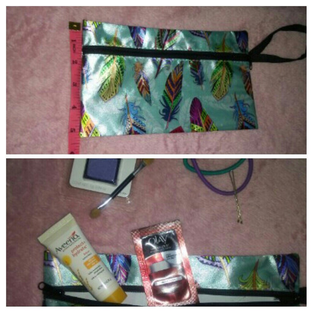 🌻Boho feathers!! Bright multi-use pouch